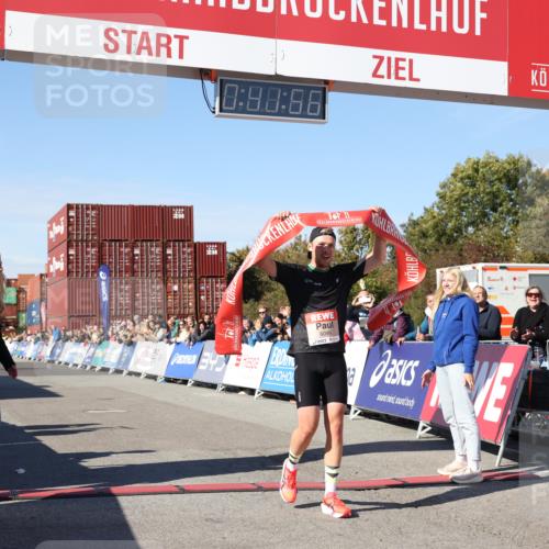 03.10.2025 - Köhlbrandbrückenlauf Lena Gebhardt http://msf.ph/oto/9036101 03.10.2025 12:41:56 Ziel 6099 meine-sportfotos.de
