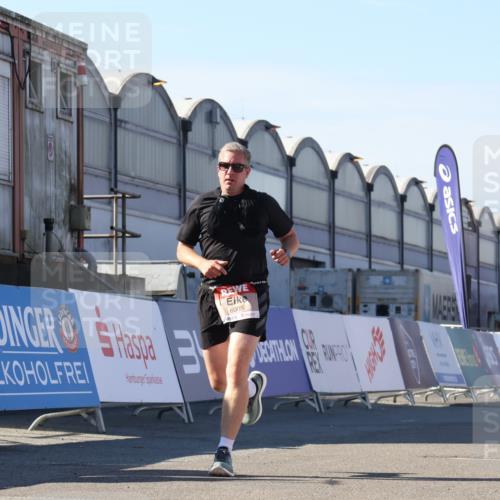 03.10.2025 - Köhlbrandbrückenlauf Luisa Fischer http://msf.ph/oto/9036102 03.10.2025 13:21:54 Ziel 4064, 4067, 4139, 4843, 5329, 5345, 5981, 6005, 6332, 6532, 6684, 6687 meine-sportfotos.de