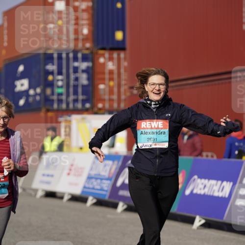 03.10.2025 - Köhlbrandbrückenlauf Michael Burmester http://msf.ph/oto/9036103 03.10.2025 10:53:52 Ziel 2653, 2691 meine-sportfotos.de