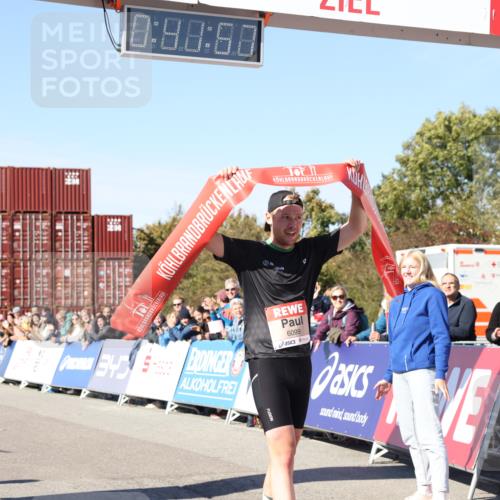 03.10.2025 - Köhlbrandbrückenlauf Lena Gebhardt http://msf.ph/oto/9036107 03.10.2025 12:41:57 Ziel 6099 meine-sportfotos.de