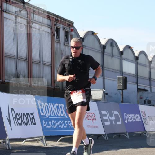 03.10.2025 - Köhlbrandbrückenlauf Luisa Fischer http://msf.ph/oto/9036110 03.10.2025 13:21:55 Ziel 4064, 4067, 4139, 4843, 5329, 5981, 6005, 6332, 6532, 6684, 6687 meine-sportfotos.de