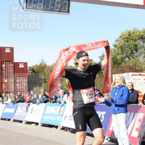03.10.2025 - Köhlbrandbrückenlauf Lena Gebhardt http://msf.ph/oto/9036111 03.10.2025 12:41:57 Ziel 6099 meine-sportfotos.de