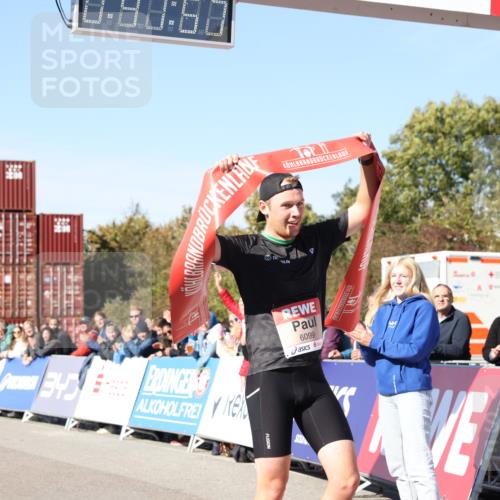 03.10.2025 - Köhlbrandbrückenlauf Lena Gebhardt http://msf.ph/oto/9036116 03.10.2025 12:41:57 Ziel 6099 meine-sportfotos.de