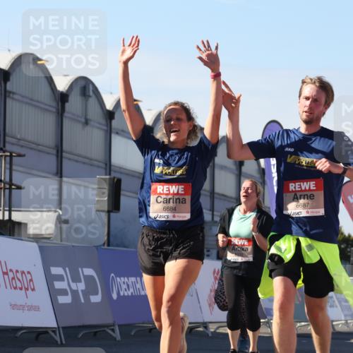 03.10.2025 - Köhlbrandbrückenlauf Luisa Fischer http://msf.ph/oto/9036121 03.10.2025 13:21:57 Ziel 4139, 4291, 4843, 5329, 5776, 6005, 6332, 6532, 6684, 6687 meine-sportfotos.de