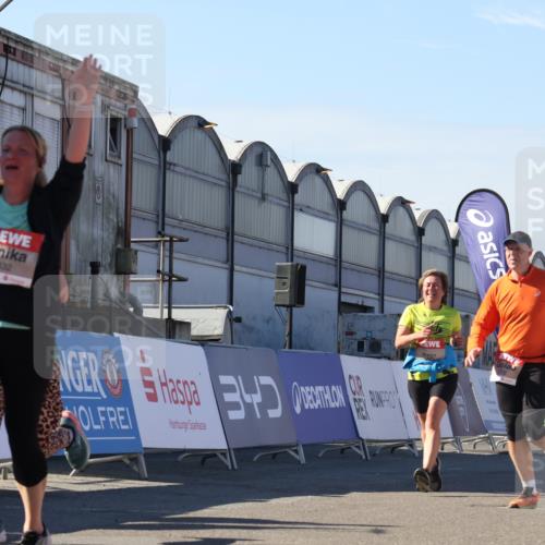 03.10.2025 - Köhlbrandbrückenlauf Luisa Fischer http://msf.ph/oto/9036140 03.10.2025 13:22:00 Ziel 4291, 5776, 6005, 6237, 6332, 6532, 6684, 6687, 6729 meine-sportfotos.de