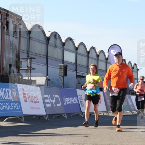 03.10.2025 - Köhlbrandbrückenlauf Luisa Fischer http://msf.ph/oto/9036142 03.10.2025 13:22:00 Ziel 4291, 5776, 6005, 6237, 6332, 6532, 6684, 6687, 6729 meine-sportfotos.de