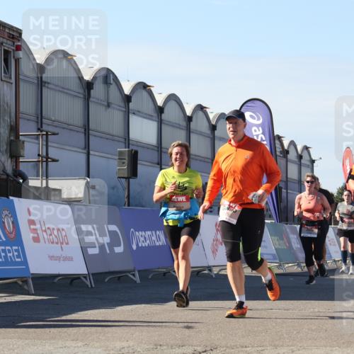 03.10.2025 - Köhlbrandbrückenlauf Luisa Fischer http://msf.ph/oto/9036145 03.10.2025 13:22:00 Ziel 4291, 5776, 6005, 6237, 6332, 6532, 6684, 6687, 6729 meine-sportfotos.de