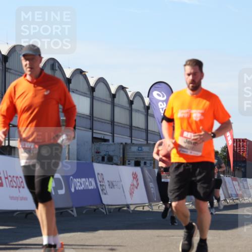 03.10.2025 - Köhlbrandbrückenlauf Luisa Fischer http://msf.ph/oto/9036159 03.10.2025 13:22:02 Ziel 4291, 5180, 5776, 6005, 6237, 6332, 6684, 6687, 6729 meine-sportfotos.de