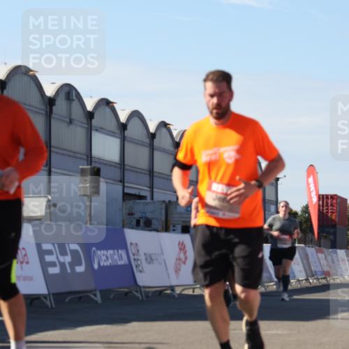 03.10.2025 - Köhlbrandbrückenlauf Luisa Fischer http://msf.ph/oto/9036161 03.10.2025 13:22:02 Ziel 4291, 5180, 5776, 6005, 6237, 6332, 6684, 6687, 6729 meine-sportfotos.de