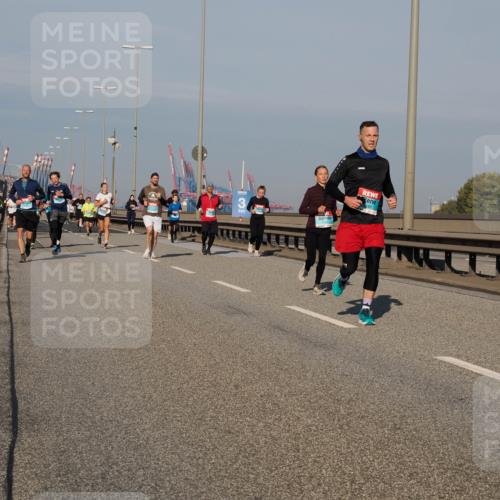 03.10.2025 - Köhlbrandbrückenlauf Fabian Wolf http://msf.ph/oto/9036175 03.10.2025 09:50:52 Position 3  meine-sportfotos.de
