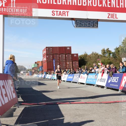 03.10.2025 - Köhlbrandbrückenlauf Lena Gebhardt http://msf.ph/oto/9036186 03.10.2025 12:44:55 Ziel 6610 meine-sportfotos.de
