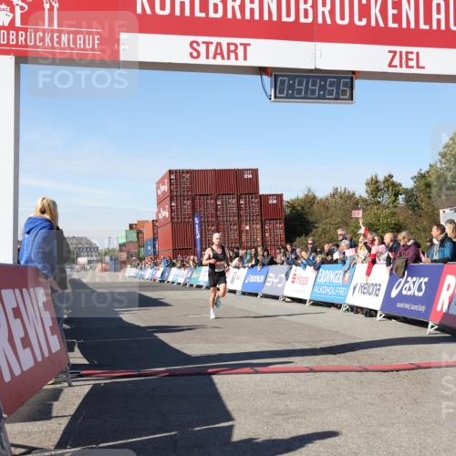 03.10.2025 - Köhlbrandbrückenlauf Lena Gebhardt http://msf.ph/oto/9036190 03.10.2025 12:44:55 Ziel 6610 meine-sportfotos.de