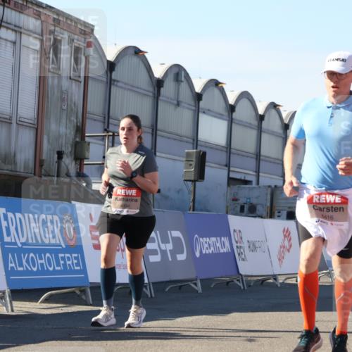 03.10.2025 - Köhlbrandbrückenlauf Luisa Fischer http://msf.ph/oto/9036193 03.10.2025 13:22:08 Ziel 4291, 4706, 4934, 5180, 5776, 6173, 6237, 6332, 6416, 6531, 6684, 6687, 6729 meine-sportfotos.de