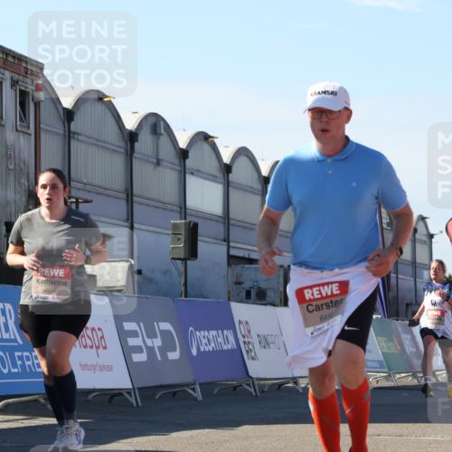 03.10.2025 - Köhlbrandbrückenlauf Luisa Fischer http://msf.ph/oto/9036196 03.10.2025 13:22:08 Ziel 4291, 4706, 4934, 5180, 5776, 6173, 6237, 6332, 6416, 6531, 6684, 6687, 6729 meine-sportfotos.de