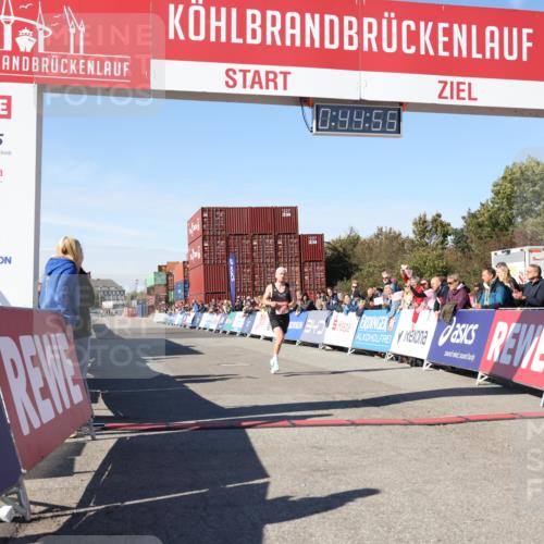03.10.2025 - Köhlbrandbrückenlauf Lena Gebhardt http://msf.ph/oto/9036197 03.10.2025 12:44:55 Ziel 6610 meine-sportfotos.de