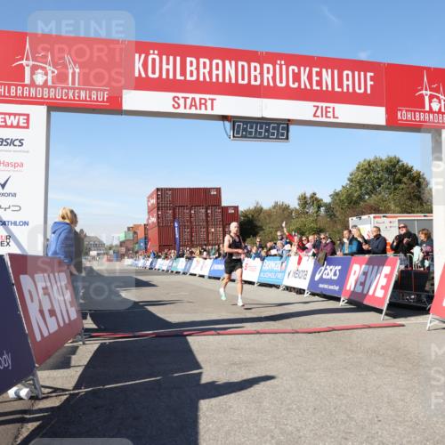 03.10.2025 - Köhlbrandbrückenlauf Lena Gebhardt http://msf.ph/oto/9036215 03.10.2025 12:44:56 Ziel 6610 meine-sportfotos.de