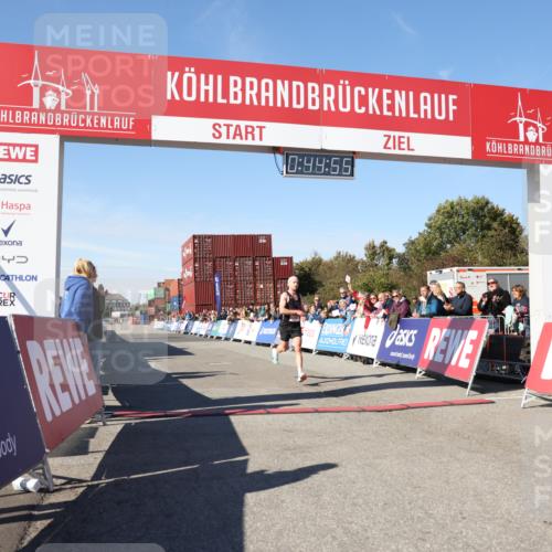 03.10.2025 - Köhlbrandbrückenlauf Lena Gebhardt http://msf.ph/oto/9036217 03.10.2025 12:44:56 Ziel 6610 meine-sportfotos.de