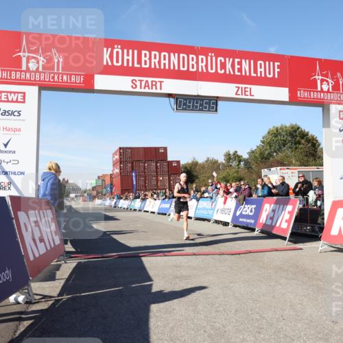 03.10.2025 - Köhlbrandbrückenlauf Lena Gebhardt http://msf.ph/oto/9036220 03.10.2025 12:44:56 Ziel 6610 meine-sportfotos.de