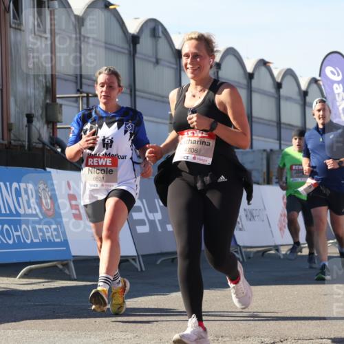 03.10.2025 - Köhlbrandbrückenlauf Luisa Fischer http://msf.ph/oto/9036222 03.10.2025 13:22:12 Ziel 4291, 4706, 4934, 5180, 5235, 5720, 5776, 6173, 6237, 6416, 6531, 6729 meine-sportfotos.de