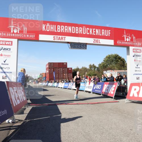 03.10.2025 - Köhlbrandbrückenlauf Lena Gebhardt http://msf.ph/oto/9036233 03.10.2025 12:44:56 Ziel 6610 meine-sportfotos.de