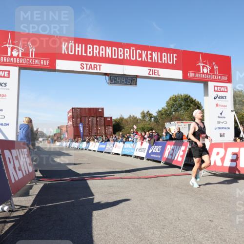 03.10.2025 - Köhlbrandbrückenlauf Lena Gebhardt http://msf.ph/oto/9036258 03.10.2025 12:44:57 Ziel 6610 meine-sportfotos.de
