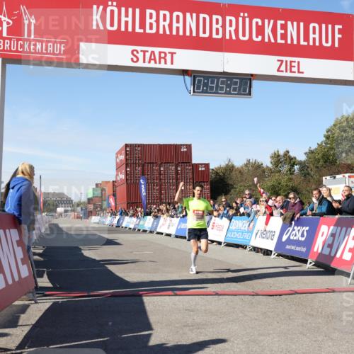 03.10.2025 - Köhlbrandbrückenlauf Lena Gebhardt http://msf.ph/oto/9036288 03.10.2025 12:45:21 Ziel 6280 meine-sportfotos.de