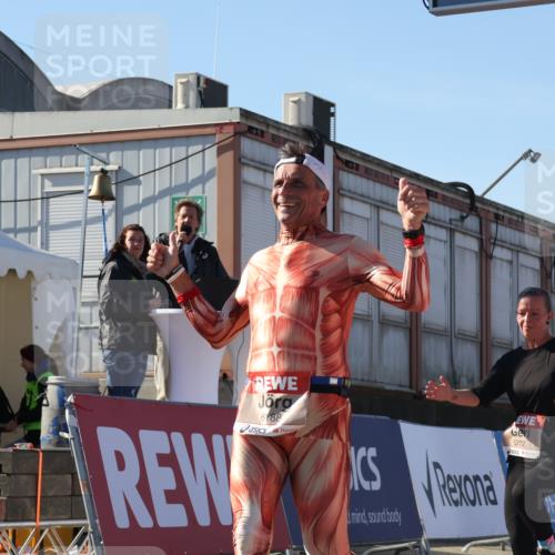 03.10.2025 - Köhlbrandbrückenlauf Luisa Fischer http://msf.ph/oto/9036290 03.10.2025 13:22:25 Ziel 4239, 5072, 5235, 5272, 5400, 5401, 5720, 5851, 5929, 6188 meine-sportfotos.de