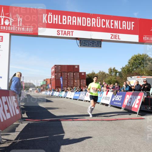 03.10.2025 - Köhlbrandbrückenlauf Lena Gebhardt http://msf.ph/oto/9036292 03.10.2025 12:45:21 Ziel 6280 meine-sportfotos.de