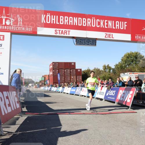 03.10.2025 - Köhlbrandbrückenlauf Lena Gebhardt http://msf.ph/oto/9036295 03.10.2025 12:45:22 Ziel 6280 meine-sportfotos.de