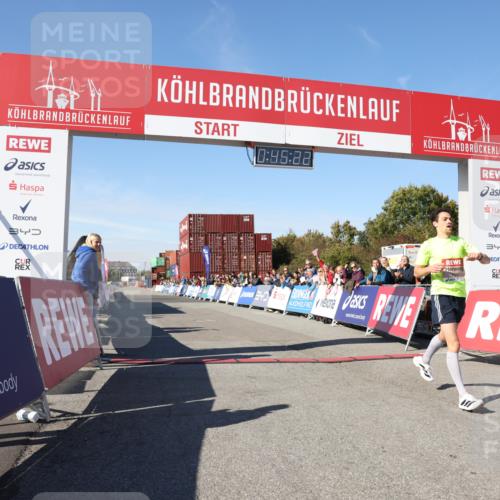 03.10.2025 - Köhlbrandbrückenlauf Lena Gebhardt http://msf.ph/oto/9036306 03.10.2025 12:45:22 Ziel 6280 meine-sportfotos.de