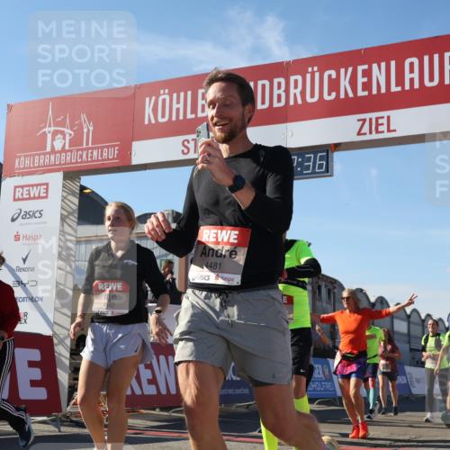03.10.2025 - Köhlbrandbrückenlauf Luisa Fischer http://msf.ph/oto/9036316 03.10.2025 13:22:35 Ziel 4481, 4482, 4508, 5122, 5125, 5167, 5213, 5214, 5272, 5675, 5839, 5928, 5933, 5982, 6261, 6300, 6413, 6733 meine-sportfotos.de