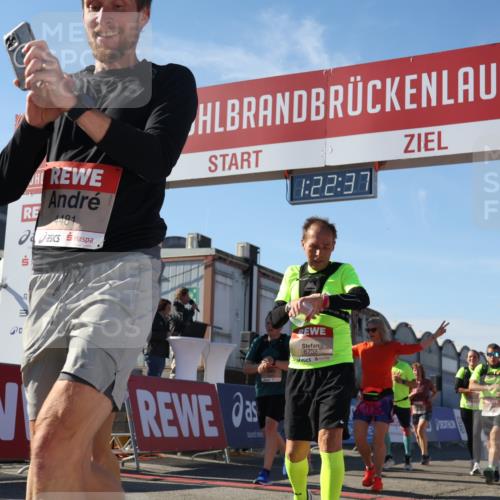 03.10.2025 - Köhlbrandbrückenlauf Luisa Fischer http://msf.ph/oto/9036318 03.10.2025 13:22:35 Ziel 4481, 4482, 4508, 5122, 5125, 5167, 5213, 5214, 5272, 5675, 5839, 5928, 5933, 5982, 6261, 6300, 6413, 6733 meine-sportfotos.de