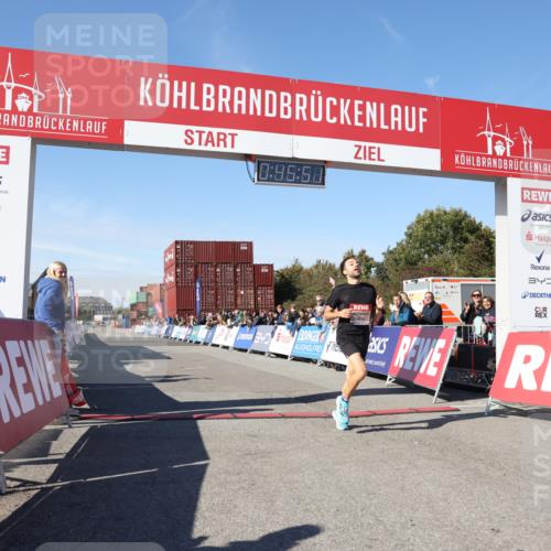 03.10.2025 - Köhlbrandbrückenlauf Lena Gebhardt http://msf.ph/oto/9036332 03.10.2025 12:45:52 Ziel 4010 meine-sportfotos.de
