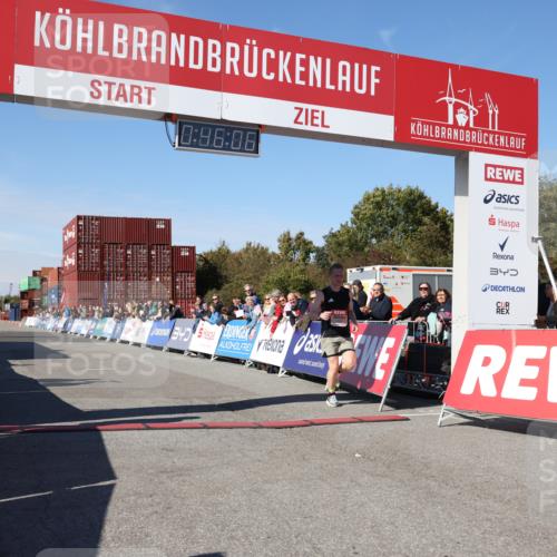 03.10.2025 - Köhlbrandbrückenlauf Lena Gebhardt http://msf.ph/oto/9036350 03.10.2025 12:46:07 Ziel 4004 meine-sportfotos.de