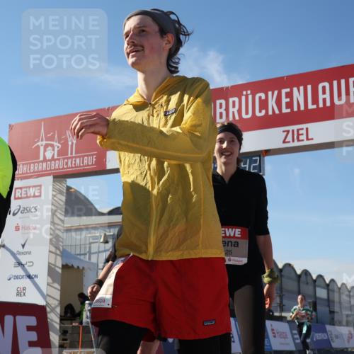 03.10.2025 - Köhlbrandbrückenlauf Luisa Fischer http://msf.ph/oto/9036351 03.10.2025 13:22:41 Ziel 4481, 4482, 4508, 5122, 5125, 5167, 5213, 5214, 5675, 5839, 5928, 5933, 5982, 6107, 6261, 6300, 6413, 6733 meine-sportfotos.de