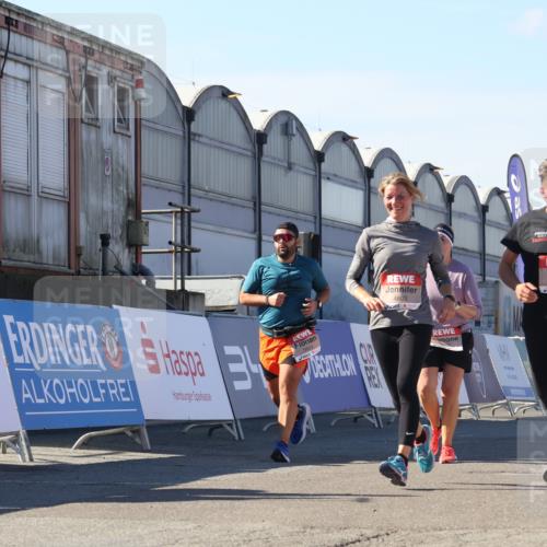 03.10.2025 - Köhlbrandbrückenlauf Luisa Fischer http://msf.ph/oto/9036368 03.10.2025 13:22:48 Ziel 4602, 4603, 5122, 5125, 5167, 5675, 5924, 5925, 5928, 5933, 6107, 6261 meine-sportfotos.de