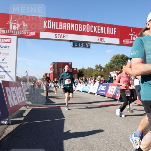 03.10.2025 - Köhlbrandbrückenlauf Lena Gebhardt http://msf.ph/oto/9036376 03.10.2025 13:13:18 Ziel 4191, 4193, 4223, 4373, 4463, 4513, 4583, 4853, 5025, 5034, 5204, 5261, 5358, 5678, 5852, 6393, 6725, 6755, 6788, 6789, 6818 meine-sportfotos.de