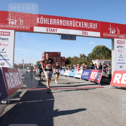 03.10.2025 - Köhlbrandbrückenlauf Lena Gebhardt http://msf.ph/oto/9036389 03.10.2025 13:13:19 Ziel 4191, 4193, 4223, 4373, 4383, 4463, 4513, 4583, 4853, 5025, 5034, 5204, 5261, 5358, 5678, 5852, 6725, 6788, 6789, 6818 meine-sportfotos.de