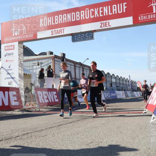 03.10.2025 - Köhlbrandbrückenlauf Luisa Fischer http://msf.ph/oto/9036392 03.10.2025 13:22:51 Ziel 4602, 4603, 5046, 5924, 5925, 6027, 6107, 6261 meine-sportfotos.de