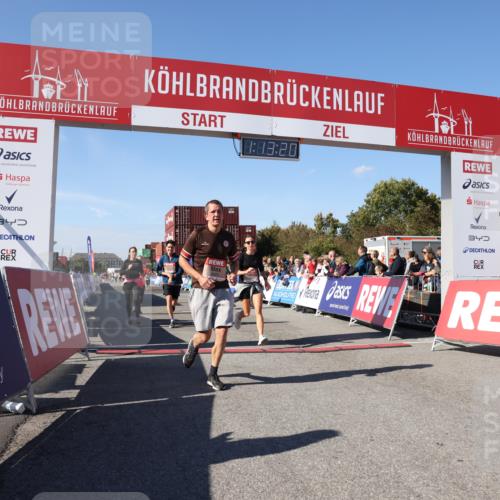 03.10.2025 - Köhlbrandbrückenlauf Lena Gebhardt http://msf.ph/oto/9036396 03.10.2025 13:13:20 Ziel 4191, 4193, 4223, 4373, 4383, 4463, 4513, 4583, 4853, 5025, 5034, 5204, 5261, 5358, 5678, 5852, 6725, 6788, 6789, 6818 meine-sportfotos.de