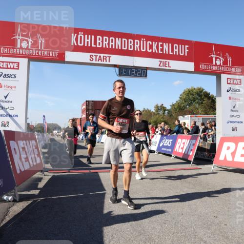 03.10.2025 - Köhlbrandbrückenlauf Lena Gebhardt http://msf.ph/oto/9036398 03.10.2025 13:13:21 Ziel 4191, 4223, 4373, 4383, 4463, 4513, 4583, 4853, 5025, 5034, 5204, 5261, 5358, 5678, 5852, 6725, 6788, 6789, 6818 meine-sportfotos.de