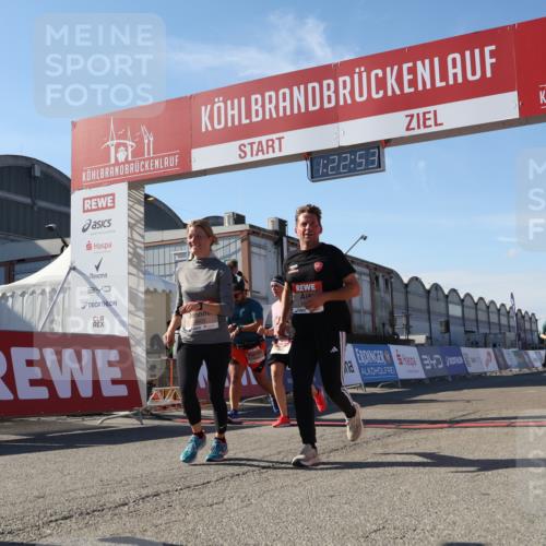 03.10.2025 - Köhlbrandbrückenlauf Luisa Fischer http://msf.ph/oto/9036399 03.10.2025 13:22:52 Ziel 4602, 4603, 5046, 5189, 5924, 5925, 6027, 6107 meine-sportfotos.de