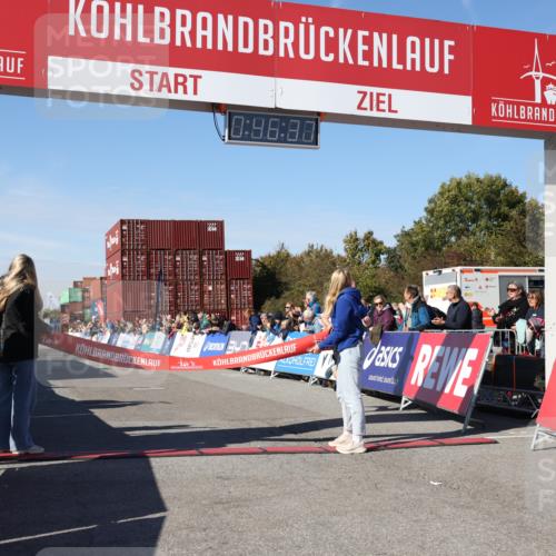 03.10.2025 - Köhlbrandbrückenlauf Lena Gebhardt http://msf.ph/oto/9036401 03.10.2025 12:46:37 Ziel 4027, 4033 meine-sportfotos.de