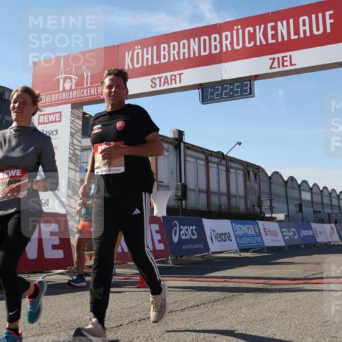 03.10.2025 - Köhlbrandbrückenlauf Luisa Fischer http://msf.ph/oto/9036406 03.10.2025 13:22:52 Ziel 4602, 4603, 5046, 5189, 5924, 5925, 6027, 6107 meine-sportfotos.de