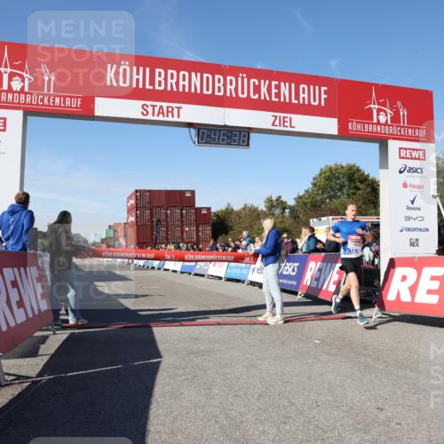 03.10.2025 - Köhlbrandbrückenlauf Lena Gebhardt http://msf.ph/oto/9036410 03.10.2025 12:46:38 Ziel 4027, 4033 meine-sportfotos.de