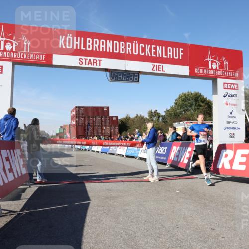 03.10.2025 - Köhlbrandbrückenlauf Lena Gebhardt http://msf.ph/oto/9036414 03.10.2025 12:46:38 Ziel 4027, 4033 meine-sportfotos.de