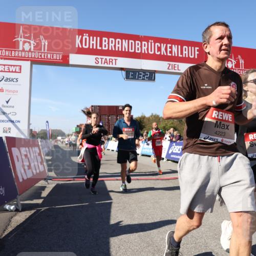 03.10.2025 - Köhlbrandbrückenlauf Lena Gebhardt http://msf.ph/oto/9036422 03.10.2025 13:13:22 Ziel 4191, 4223, 4324, 4373, 4383, 4448, 4463, 4513, 4583, 4853, 5025, 5034, 5204, 5261, 5358, 5678, 5852, 6788, 6789, 6818 meine-sportfotos.de