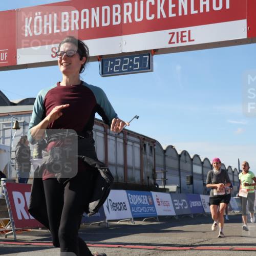 03.10.2025 - Köhlbrandbrückenlauf Luisa Fischer http://msf.ph/oto/9036424 03.10.2025 13:22:55 Ziel 4602, 4603, 5046, 5189, 5812, 5924, 5925, 6027 meine-sportfotos.de