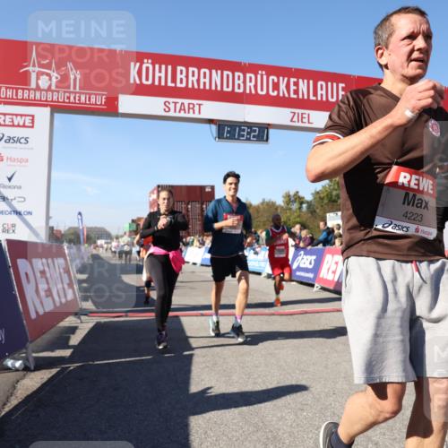 03.10.2025 - Köhlbrandbrückenlauf Lena Gebhardt http://msf.ph/oto/9036430 03.10.2025 13:13:22 Ziel 4191, 4223, 4324, 4373, 4383, 4448, 4463, 4513, 4583, 4853, 5025, 5034, 5204, 5261, 5358, 5678, 5852, 6788, 6789, 6818 meine-sportfotos.de