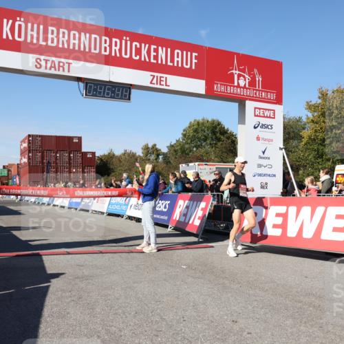 03.10.2025 - Köhlbrandbrückenlauf Lena Gebhardt http://msf.ph/oto/9036447 03.10.2025 12:46:45 Ziel 4027, 4033, 6740 meine-sportfotos.de